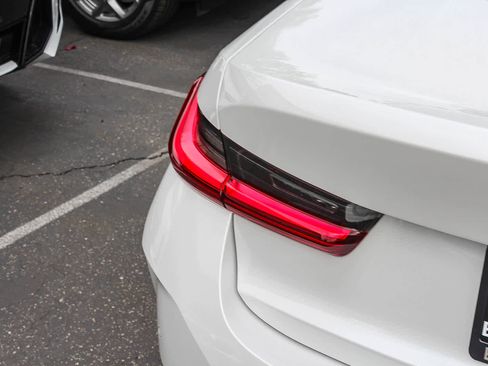 Used 2025 BMW 330i Sedan w/ Premium Package image 7