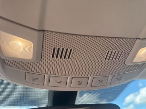 Used 2019 Lincoln MKC Select w/ Select Plus Package AWD/4WD image 27