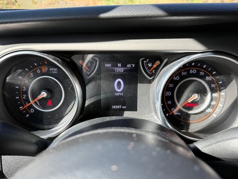 Used 2022 Jeep Gladiator Sport w/ Trailer Tow Package image 19