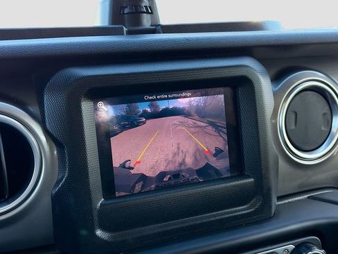 Used 2020 Jeep Gladiator Overland w/ Safety Group image 30