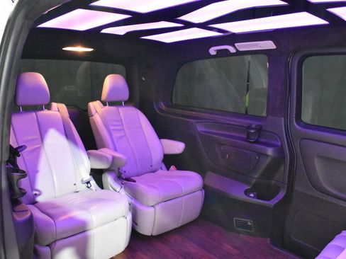 Used 2016 Mercedes-Benz Metris Passenger image 19