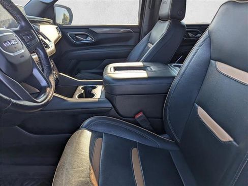 Used 2021 GMC Yukon XL AT4 w/ Technology Package AWD/4WD image 23
