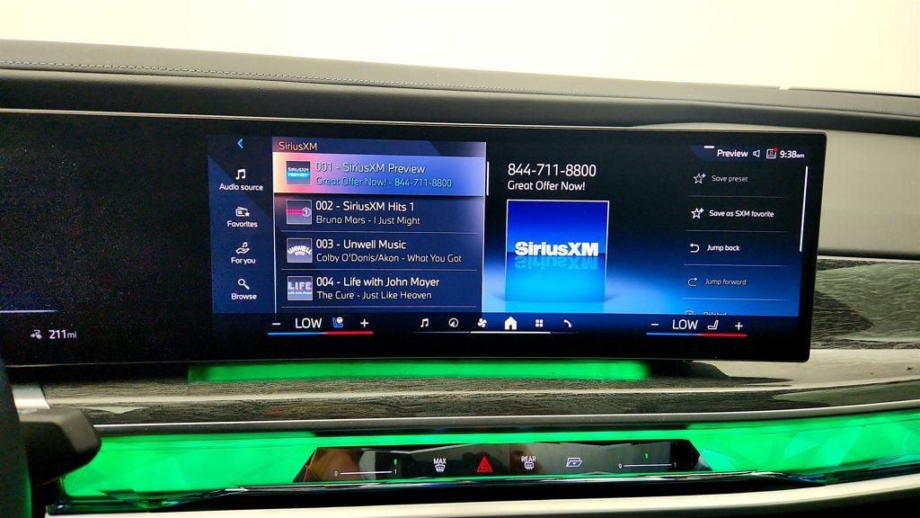 Used 2023 BMW i7 xDrive60 AWD/4WD image 16