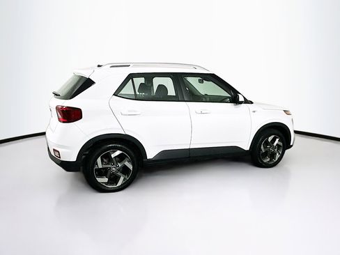 Used 2025 Hyundai Venue SEL FWD image 10