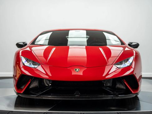 Used 2018 Lamborghini Huracan Performante image 12