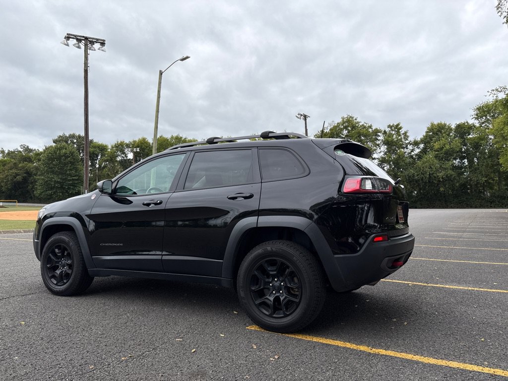 Used 2020 Jeep Cherokee Trailhawk AWD/4WD image 4