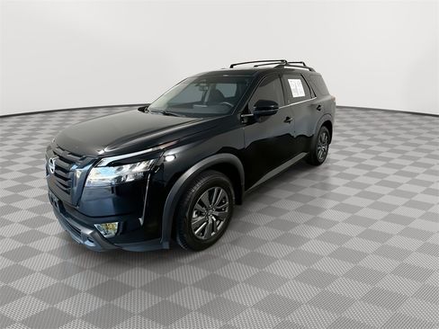 Certified 2022 Nissan Pathfinder SV w/ SV Premium Package image 4