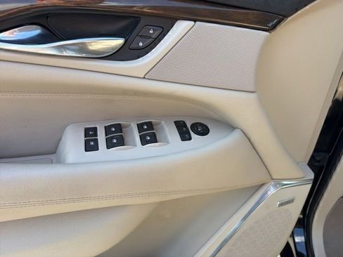 Used 2020 Cadillac Escalade Luxury AWD/4WD image 19