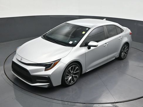 Used 2022 Toyota Corolla SE FWD image 16