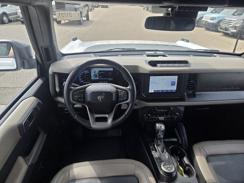 Certified 2023 Ford Bronco Wildtrak AWD/4WD image 2