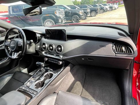 Used 2022 Kia Stinger GT-Line w/ Sun & Sound Package AWD/4WD image 9