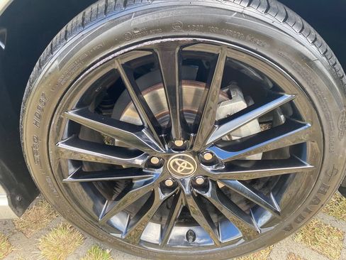 Used 2021 Toyota Camry XSE FWD image 9