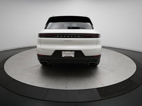 Used 2024 Porsche Cayenne image 14