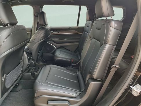 Used 2025 Jeep Grand Cherokee L Limited AWD/4WD image 28
