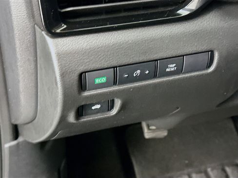 Used 2024 Nissan Sentra SV image 17