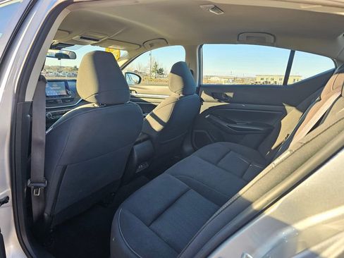 Used 2023 Nissan Altima 2.5 SV image 12