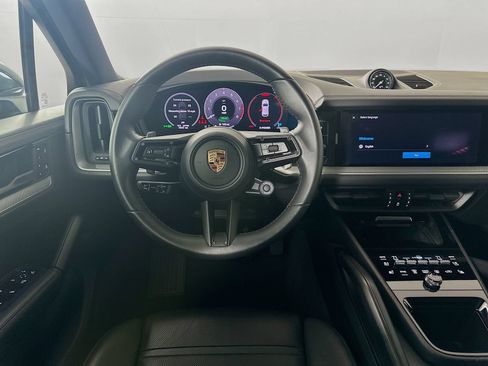 Used 2025 Porsche Cayenne E-Hybrid AWD/4WD image 16