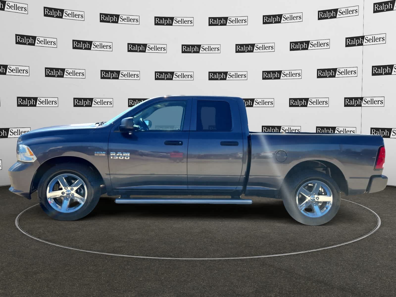 Used 2016 RAM 1500 Express RWD image 3