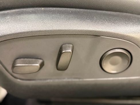 Used 2024 Chevrolet Equinox EV LT FWD image 19