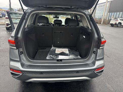 New 2026 Volkswagen Taos SE FWD image 44