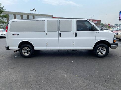 Used 2008 Chevrolet Express 3500 Extended Passenger w/ LT Preferred Equipment Group RWD image 4