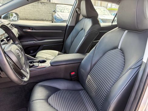 Used 2023 Toyota Camry SE FWD image 19