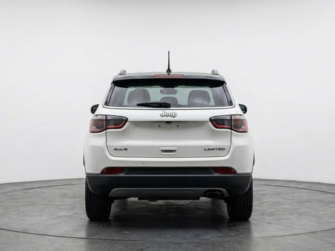 Used 2025 Jeep Compass Trailhawk image 7