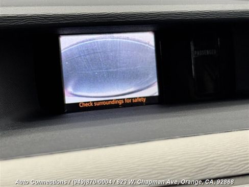 Used 2012 Toyota Sienna LE image 19