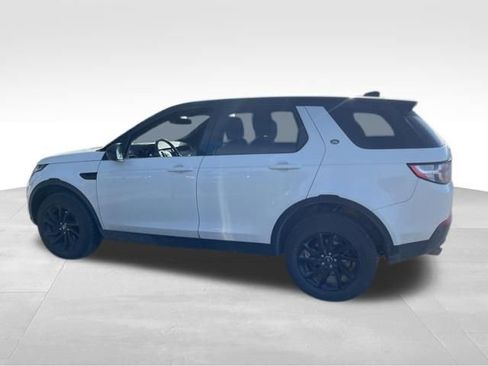 Used 2018 Land Rover Discovery Sport SE image 2