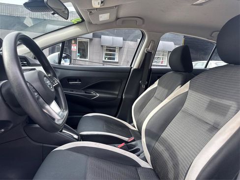 Used 2020 Nissan Versa SV FWD image 9