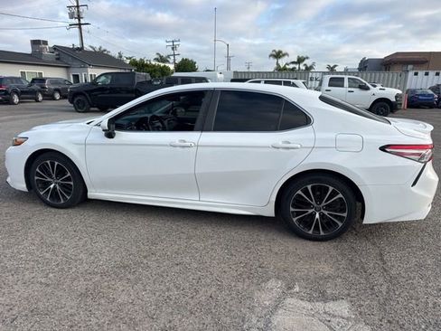 Used 2018 Toyota Camry SE image 8