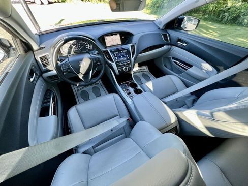 Used 2017 Acura TLX V6 SH-AWD w/ Technology Pkg image 11