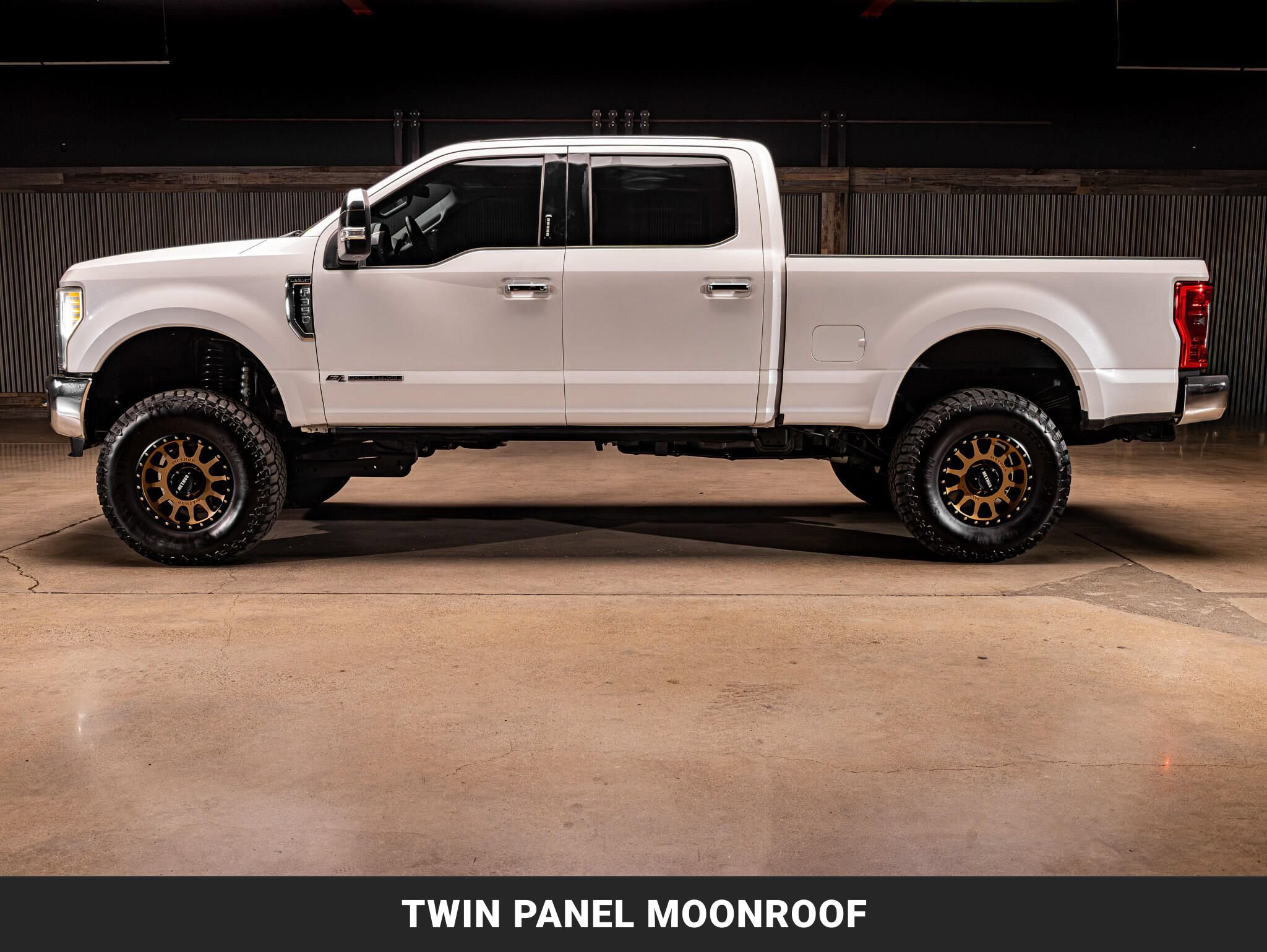 Used 2017 Ford F350 Lariat w/ Lariat Ultimate Package AWD/4WD image 5