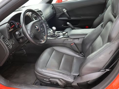 Used 2013 Chevrolet Corvette 427 w/ 1SB Preferred Equipment Group RWD image 8