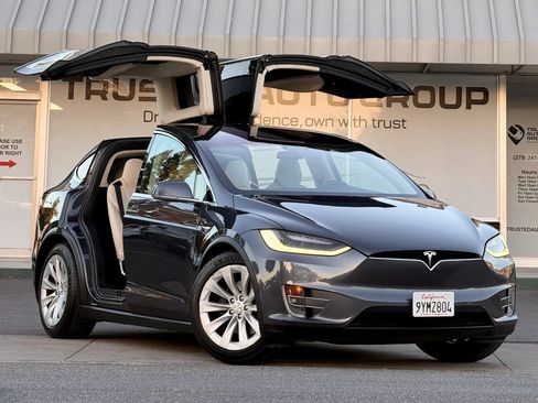 Used 2019 Tesla Model X Long Range AWD/4WD image 2