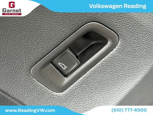 Certified 2024 Volkswagen Atlas Cross Sport SEL R-Line image 30