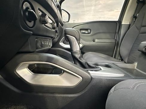 Certified 2022 Nissan Frontier SV w/ Technology Package AWD/4WD image 20