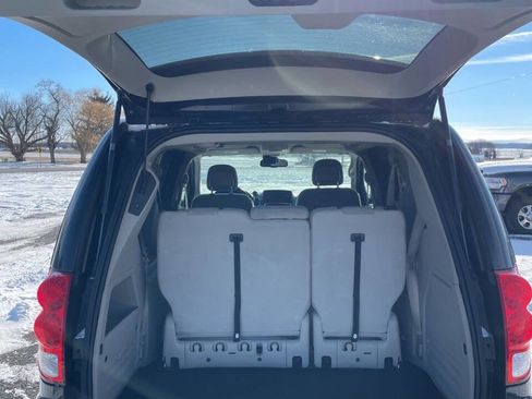 Used 2014 Dodge Grand Caravan SXT w/ UConnect Hands-Free Group image 14