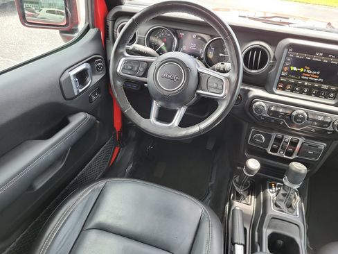 Used 2023 Jeep Wrangler Unlimited Sahara w/ Cold Weather Group AWD/4WD image 25