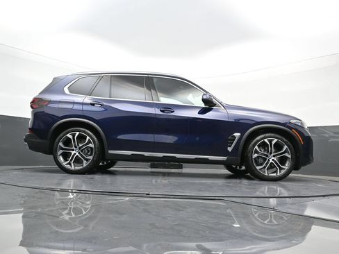 Used 2026 BMW X5 xDrive50e AWD/4WD image 32