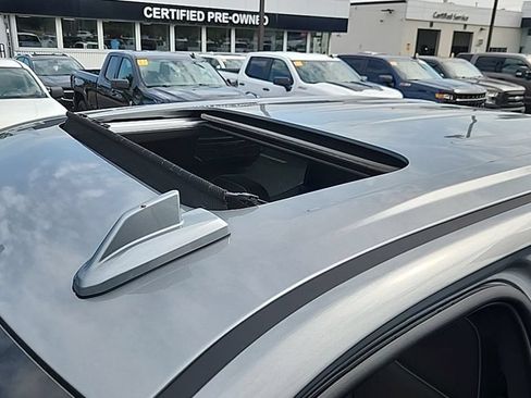 Used 2024 GMC Sierra 1500 Denali AWD/4WD image 3