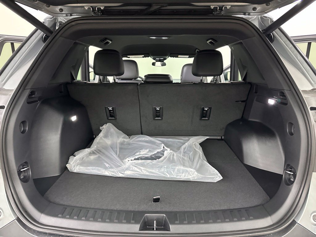 New 2027 GMC Terrain Elevation w/ Elevation Premium Package AWD/4WD image 25