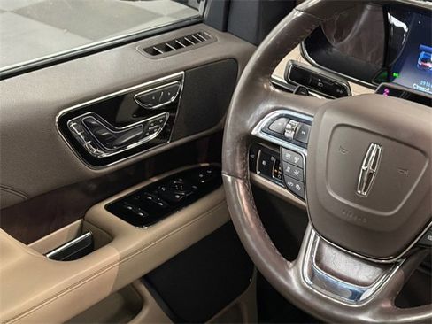 Used 2022 Lincoln Navigator L Reserve image 25