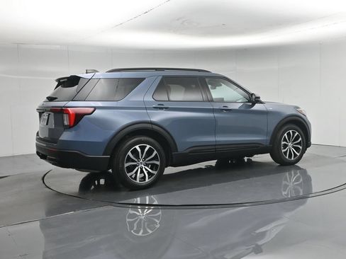 Certified 2025 Ford Explorer ST-Line w/ Premium Package RWD image 31