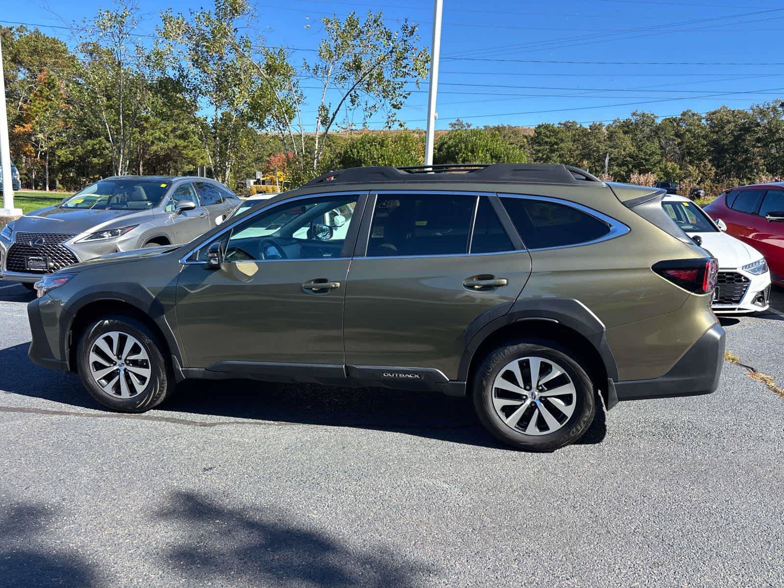 Used 2024 Subaru Outback Premium AWD/4WD image 6