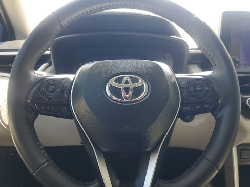 Certified 2025 Toyota Corolla Cross LE FWD image 20