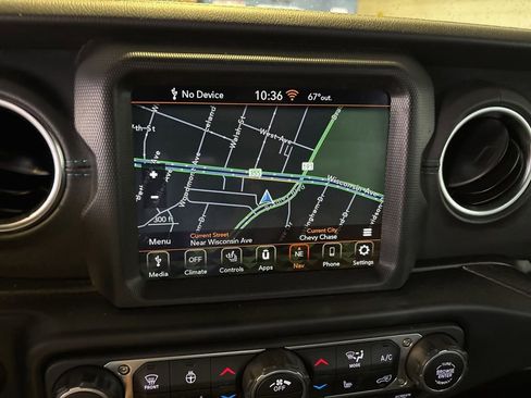 Used 2021 Jeep Wrangler Unlimited Rubicon 4xe w/ Cold Weather Group AWD/4WD image 17