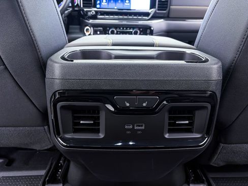 Used 2025 Chevrolet Silverado 2500 ZR2 w/ Technology Package AWD/4WD image 45