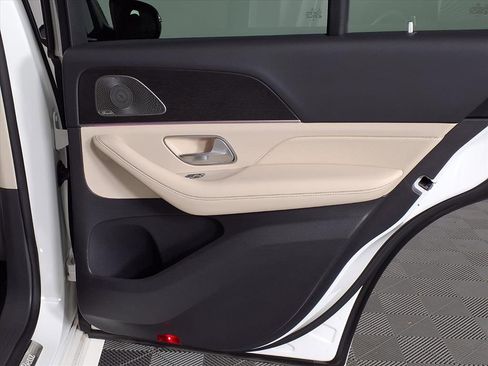 Used 2020 Mercedes-Benz GLE 450 4MATIC image 11