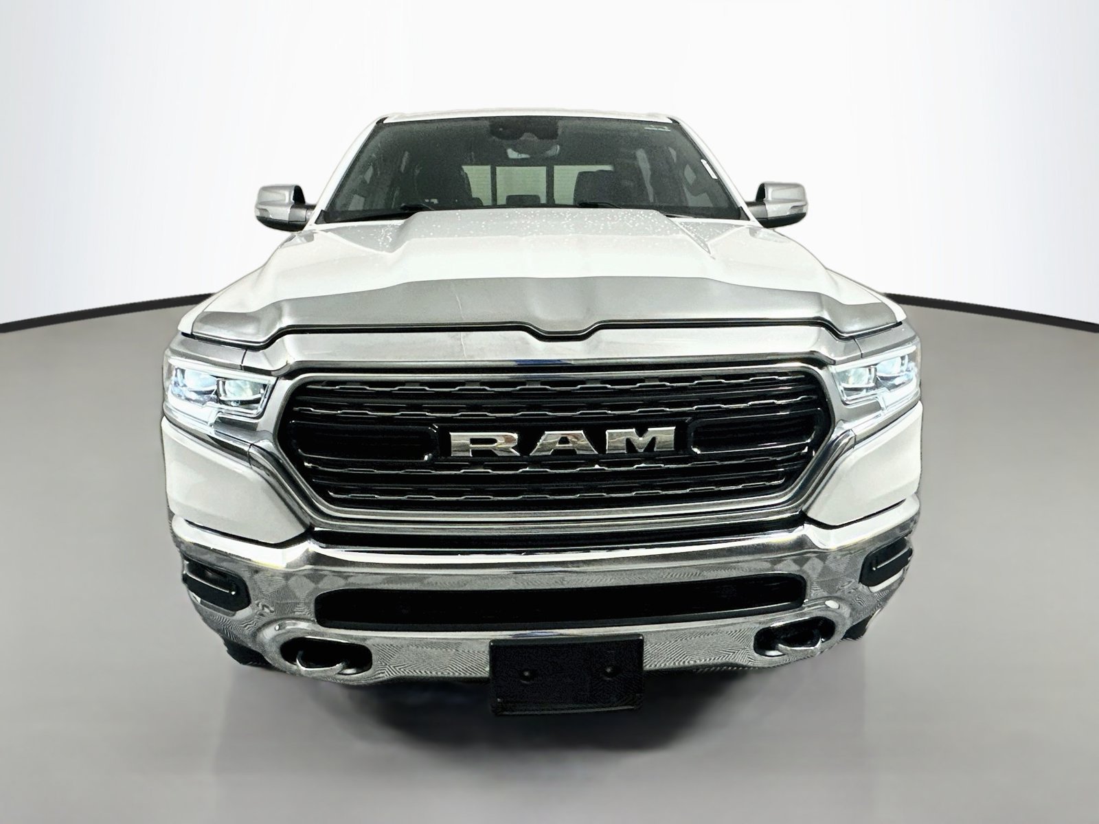 Used 2023 RAM 1500 Limited AWD/4WD image 2